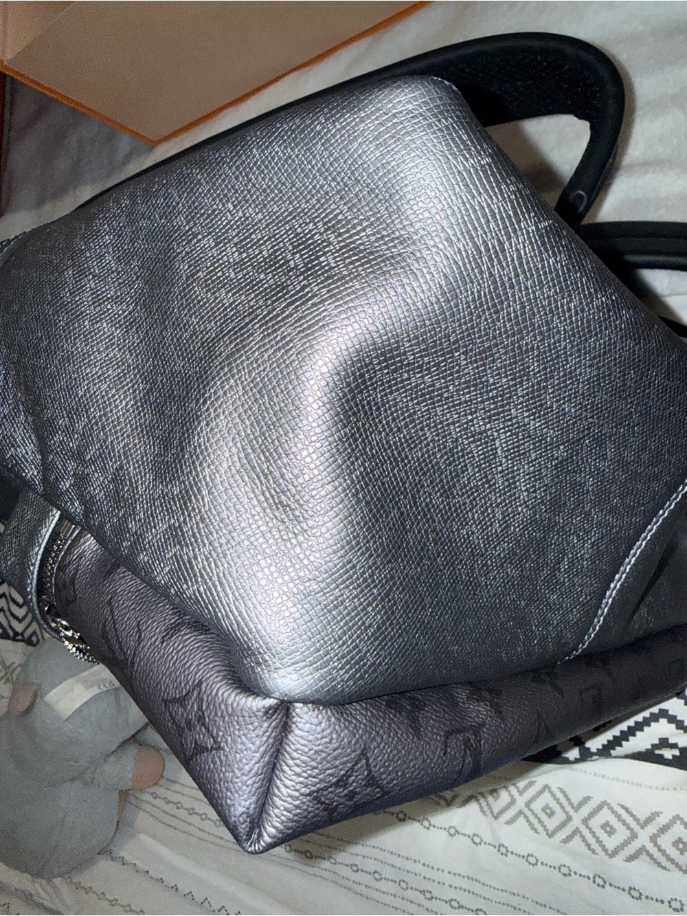Louis Vuitton Black Textured Leather Interior Tag - Picture 7 of 16